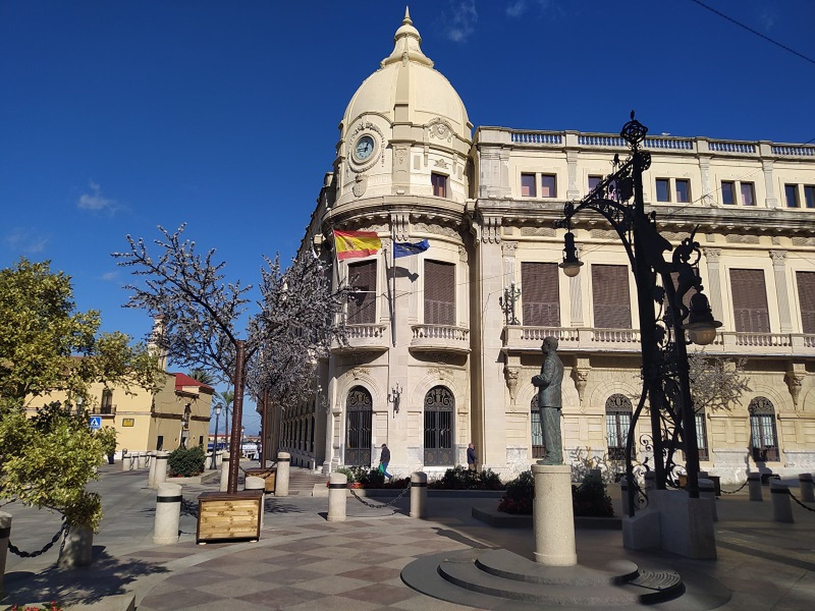 Fachada del Ayuntamiento de Ceuta. / FOTO REDUAN
