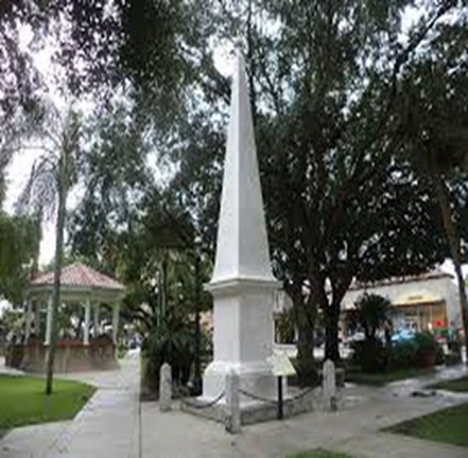 Obelisco en San Agustín de la Florida en honor a la Constitución Española de 1812, La Pepa. / FOTO CEDIDA