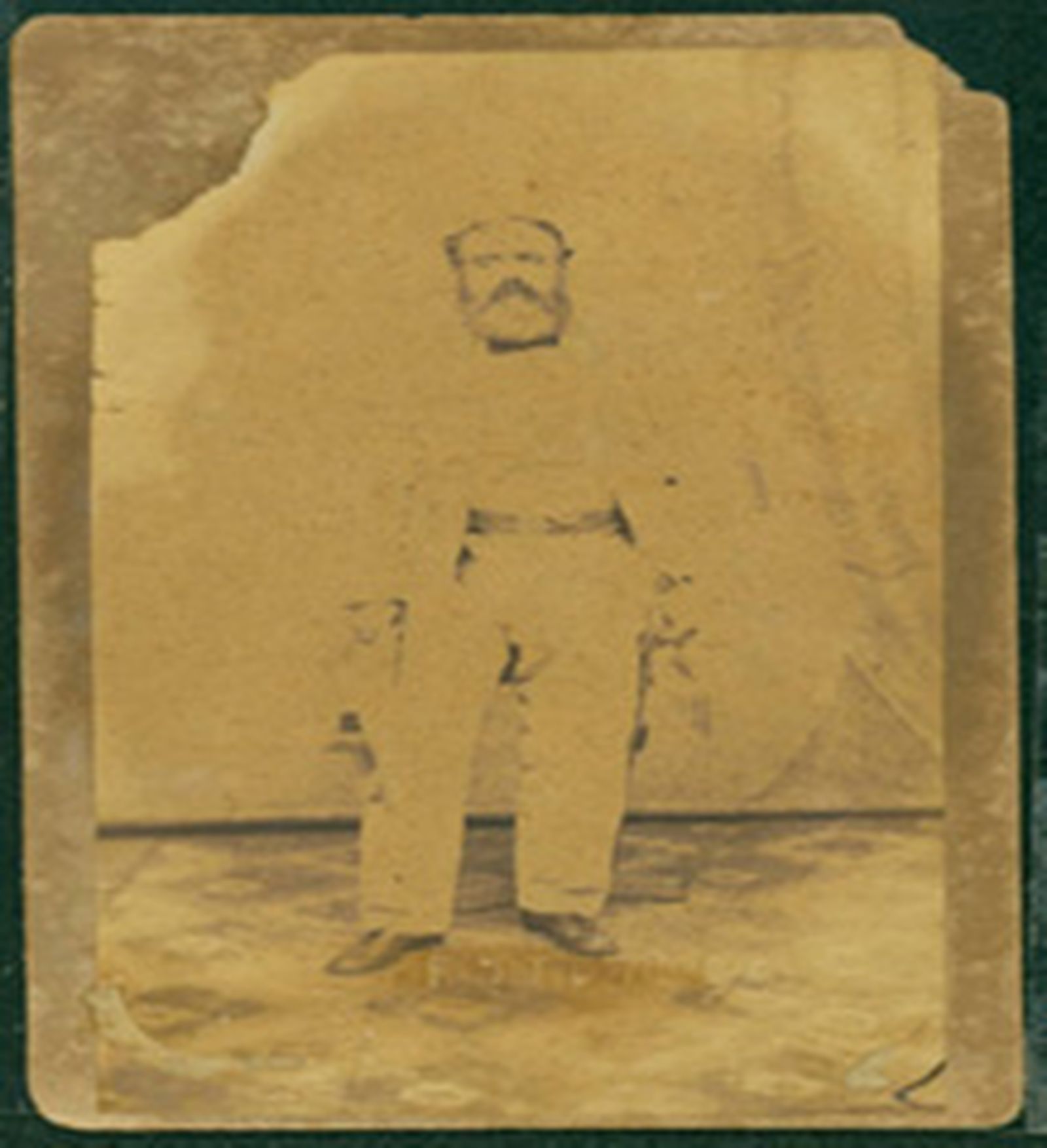 Fotografía de cuerpo entero de Carlos de Vargas y Cerveto, tercer gobernador durante la Anexión a España. / Colección José Gabriel García.