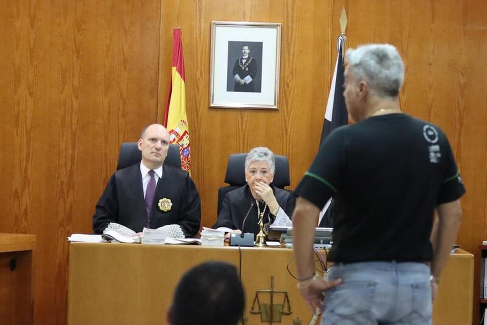 Uno de los agentes de la Guardia Civil declarando este martes en la Audiencia Provincial. / FOTO REDUAN