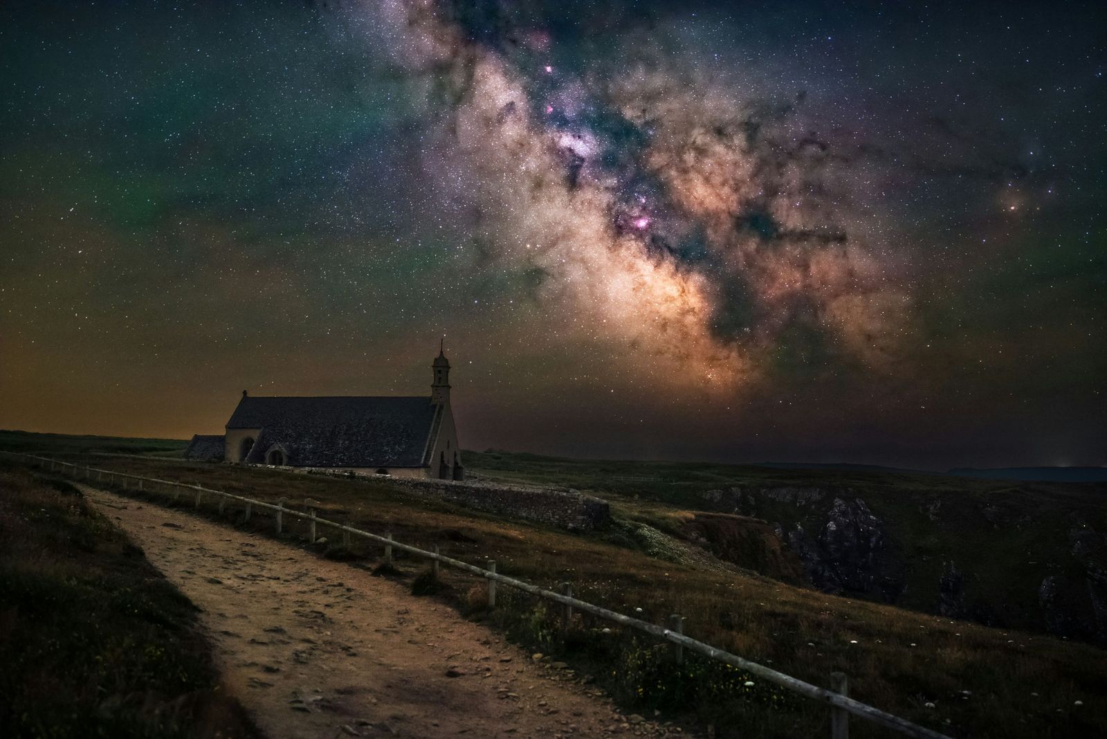 evgeni-tcherkasski-aV9UbHhJdrA-unsplash