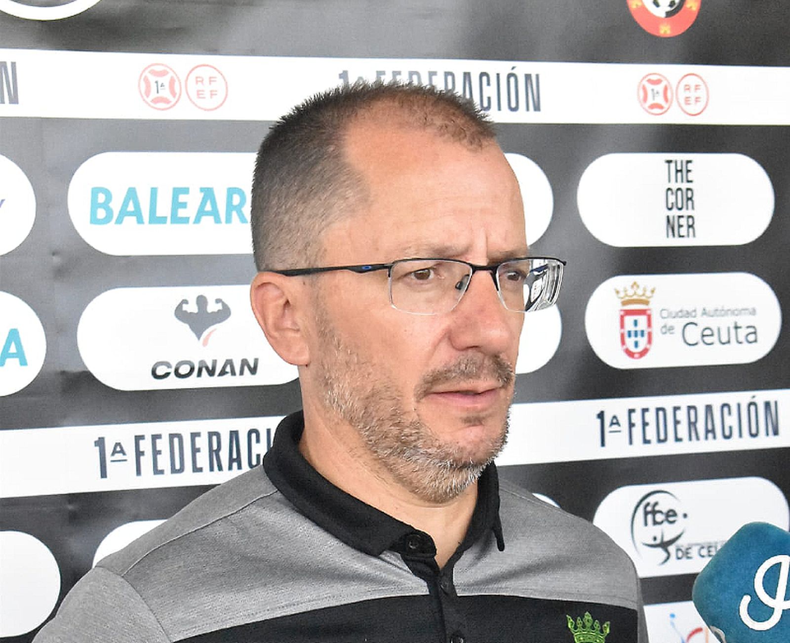 José Juan, este domingo atendiendo a la prensa. / FOTO NICOL'S