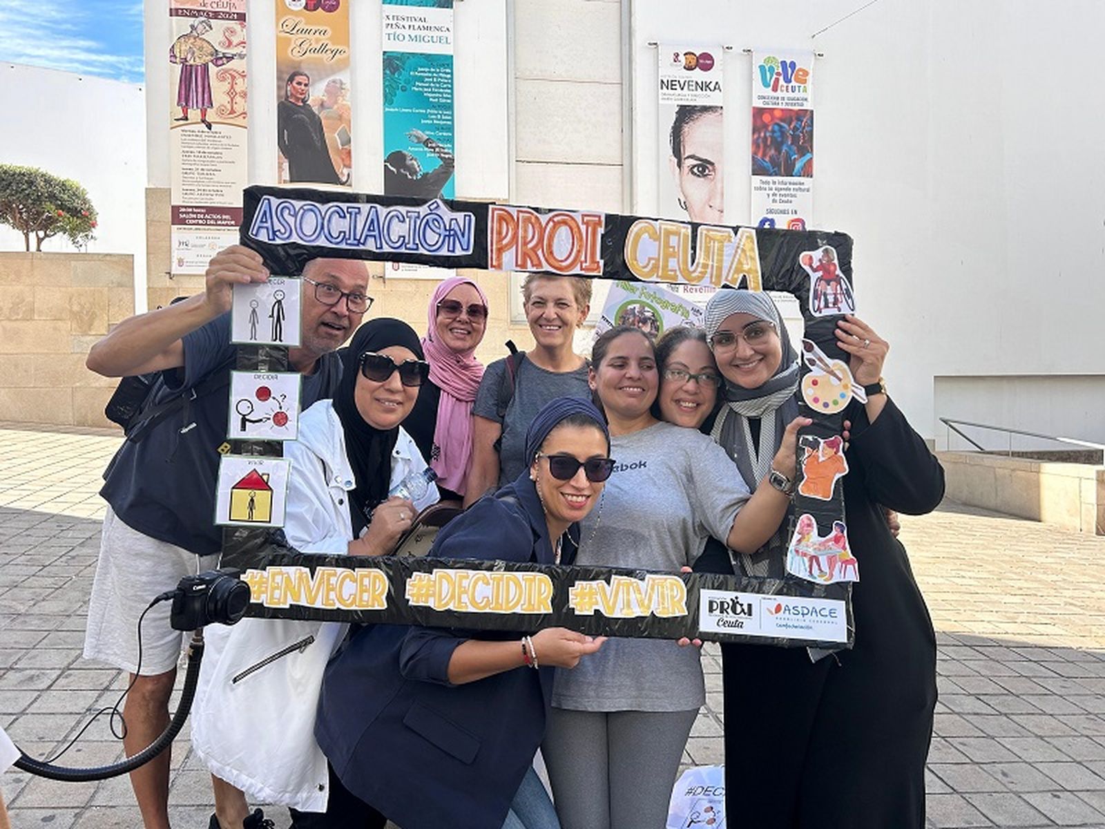 Usuarios de ADEN han visitado el stando de PROI Ceuta | FOTO E.A.Z.