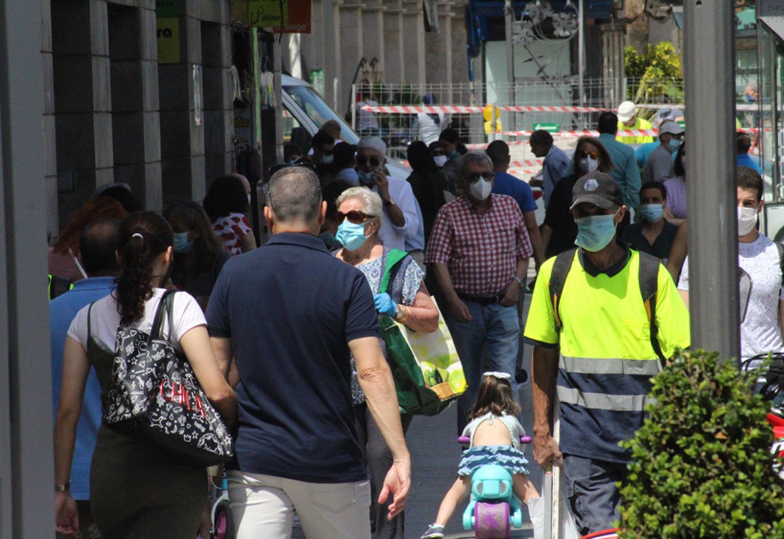 2152_gente_mascarillas_003