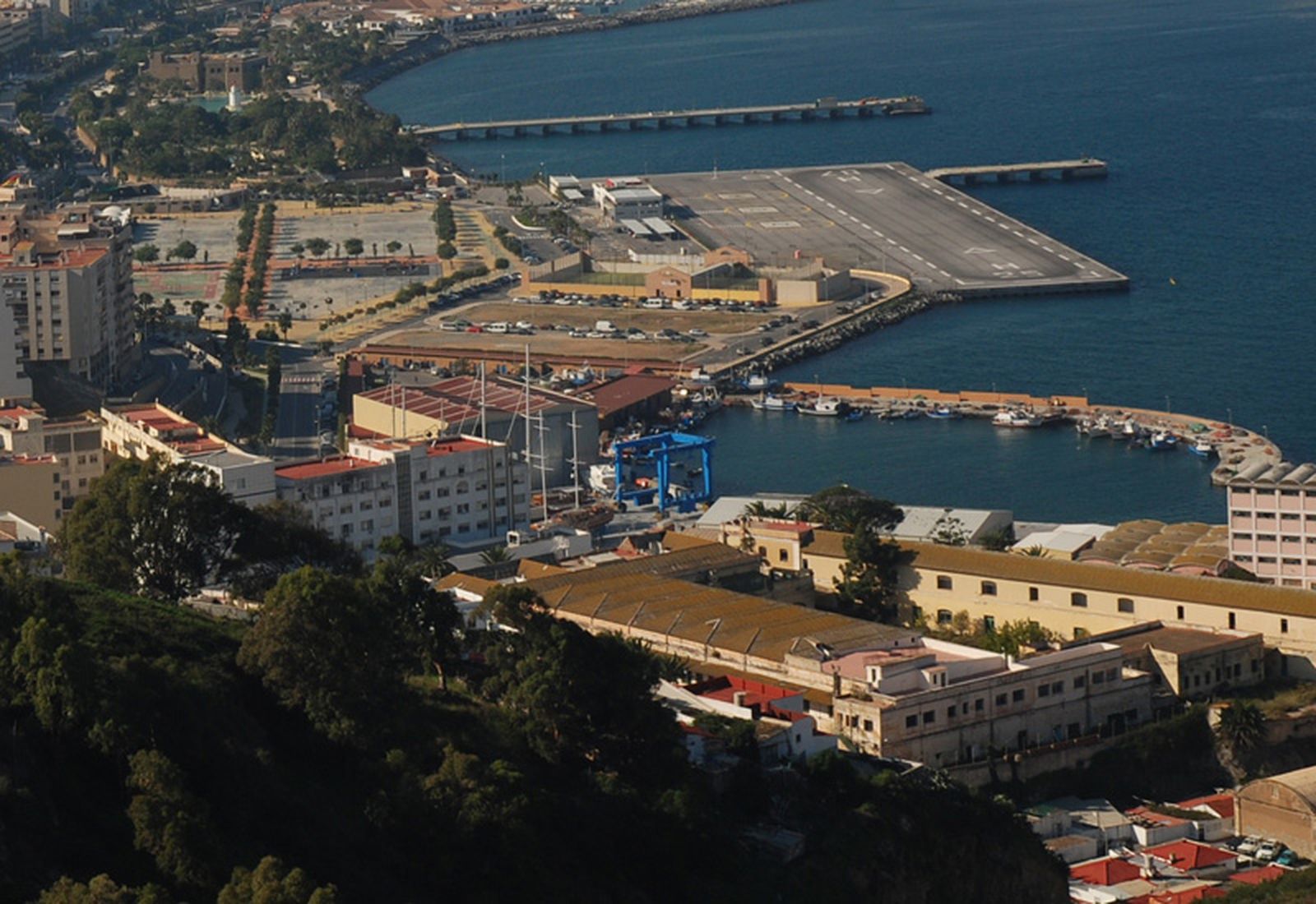 8420_puerto-pesquero