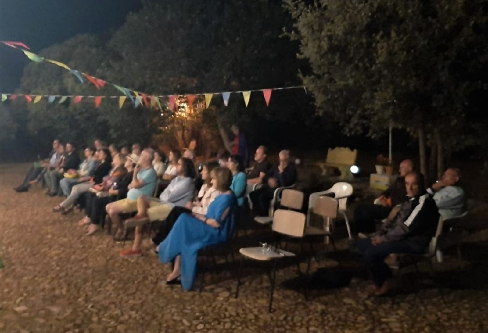 3889_velada-con-raiz-y-rama