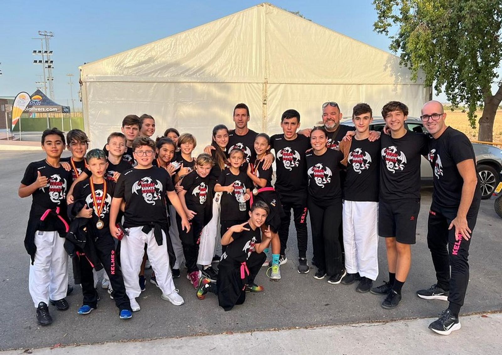 La delegación ceutí, en Palma del Río, con sus medallas. / FOTO CEDIDA