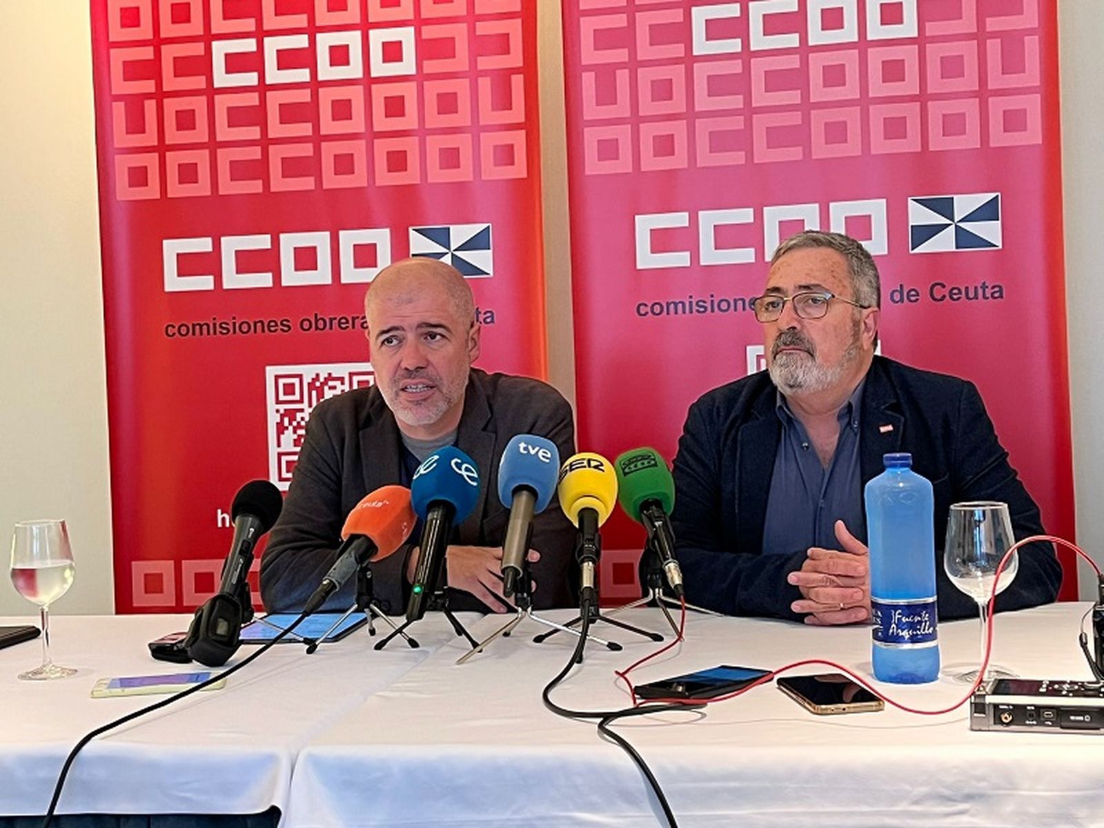 Postigo, a la derecha, junto a Unai Sordo, líder nacional de CCOO/FOTO EL PUEBLO