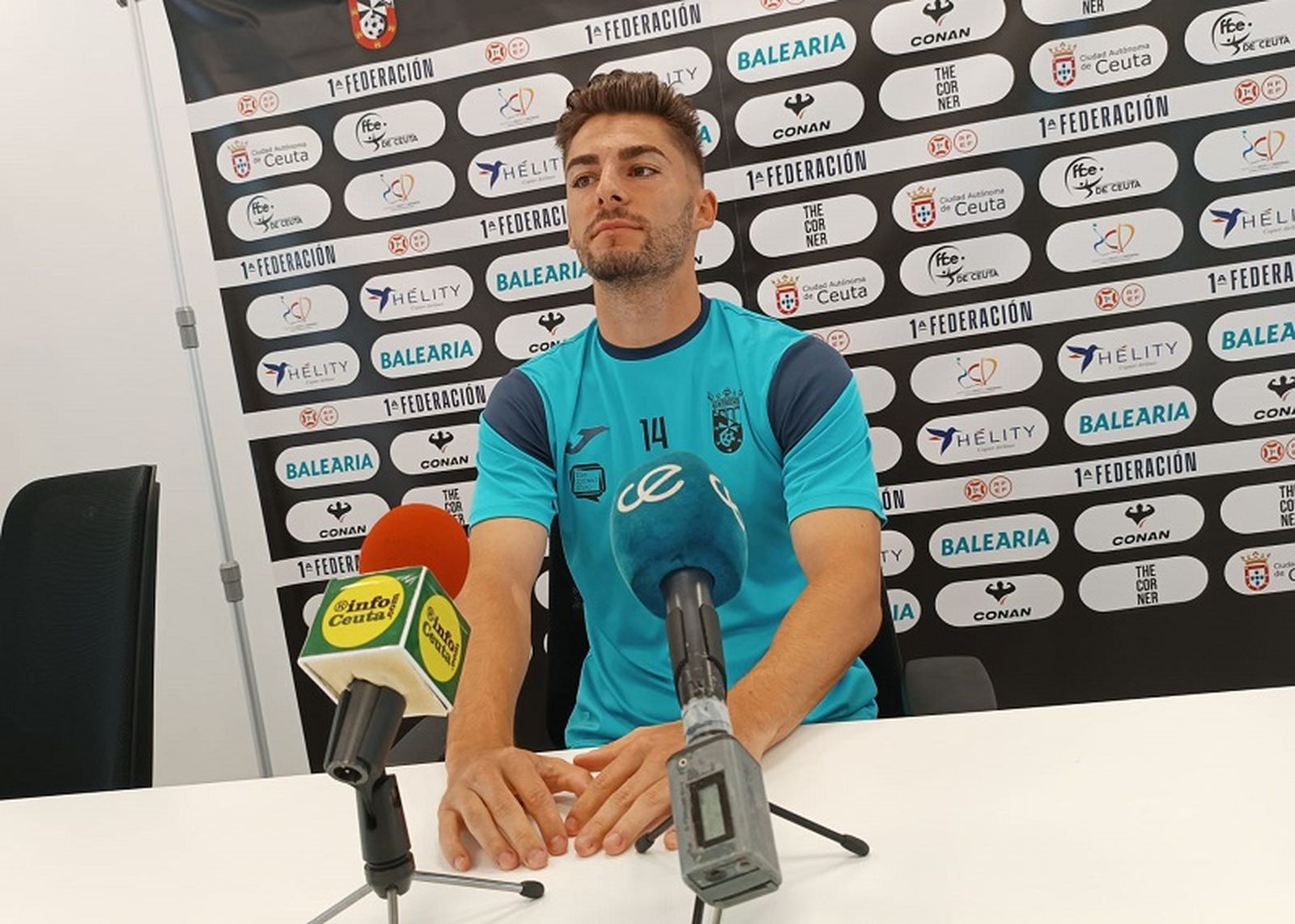 Liberto, en sala de prensa. / FOTO D. VICENTE