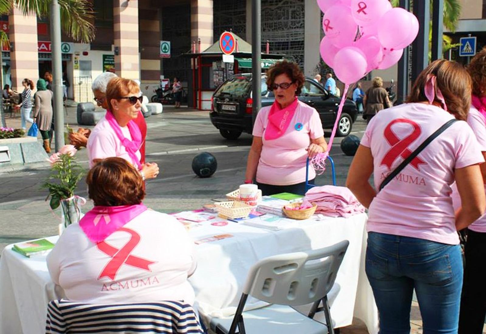 Voluntarias de Acmuma en un acto público organizado por la asociación/FOTO EL PUEBLO