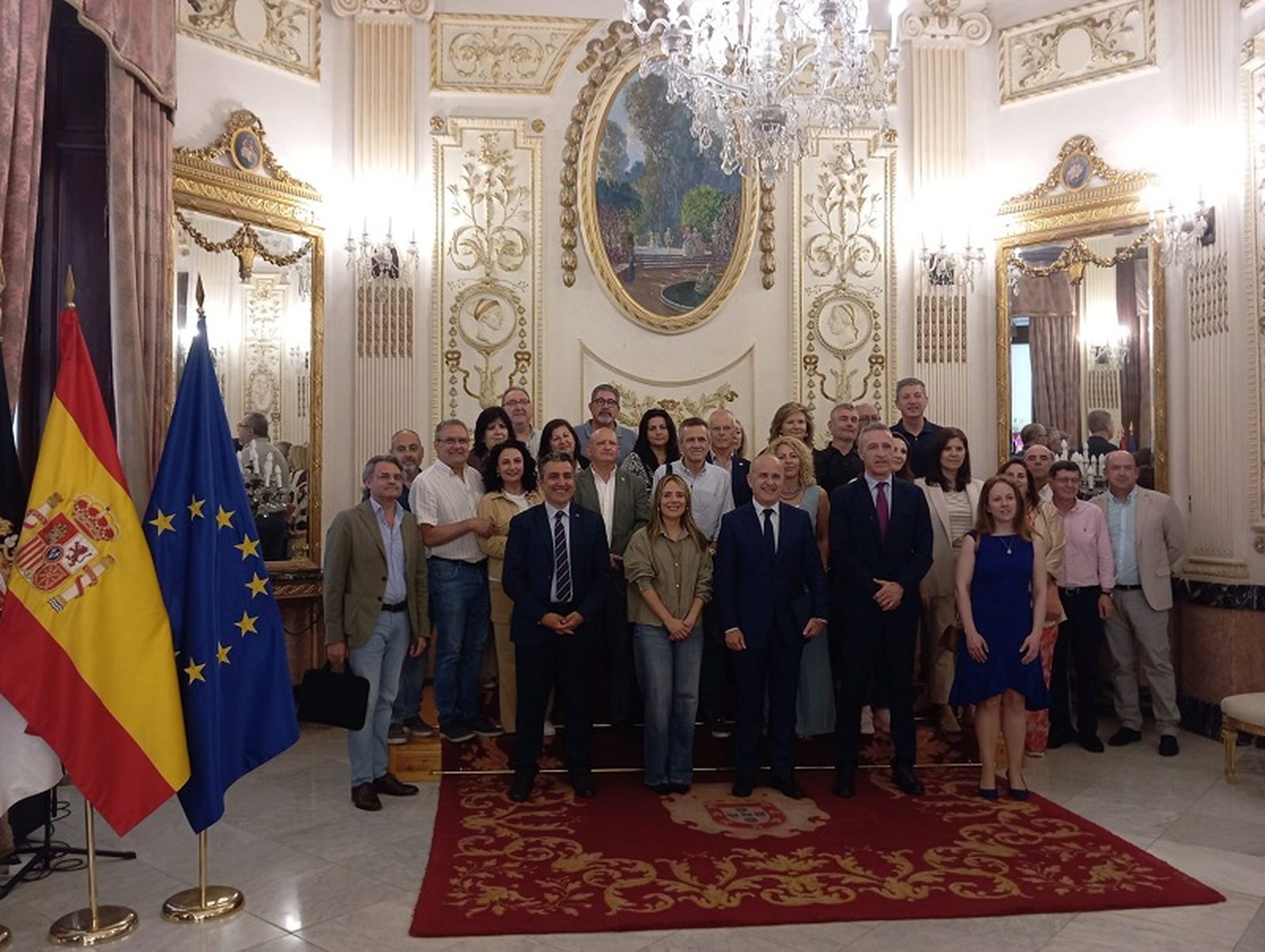 Imagen del encuentro de este jueves en el Salón del Trono. / FOTO CEDIDA