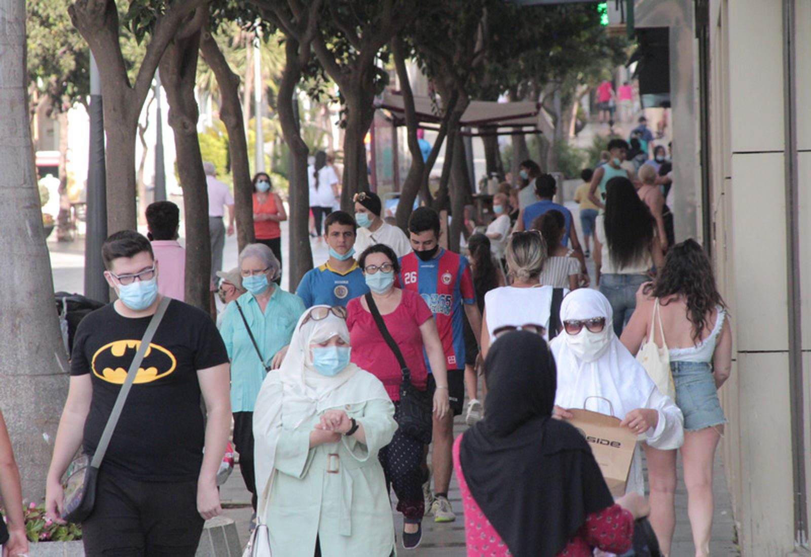 9140_gentemascarllas_m004