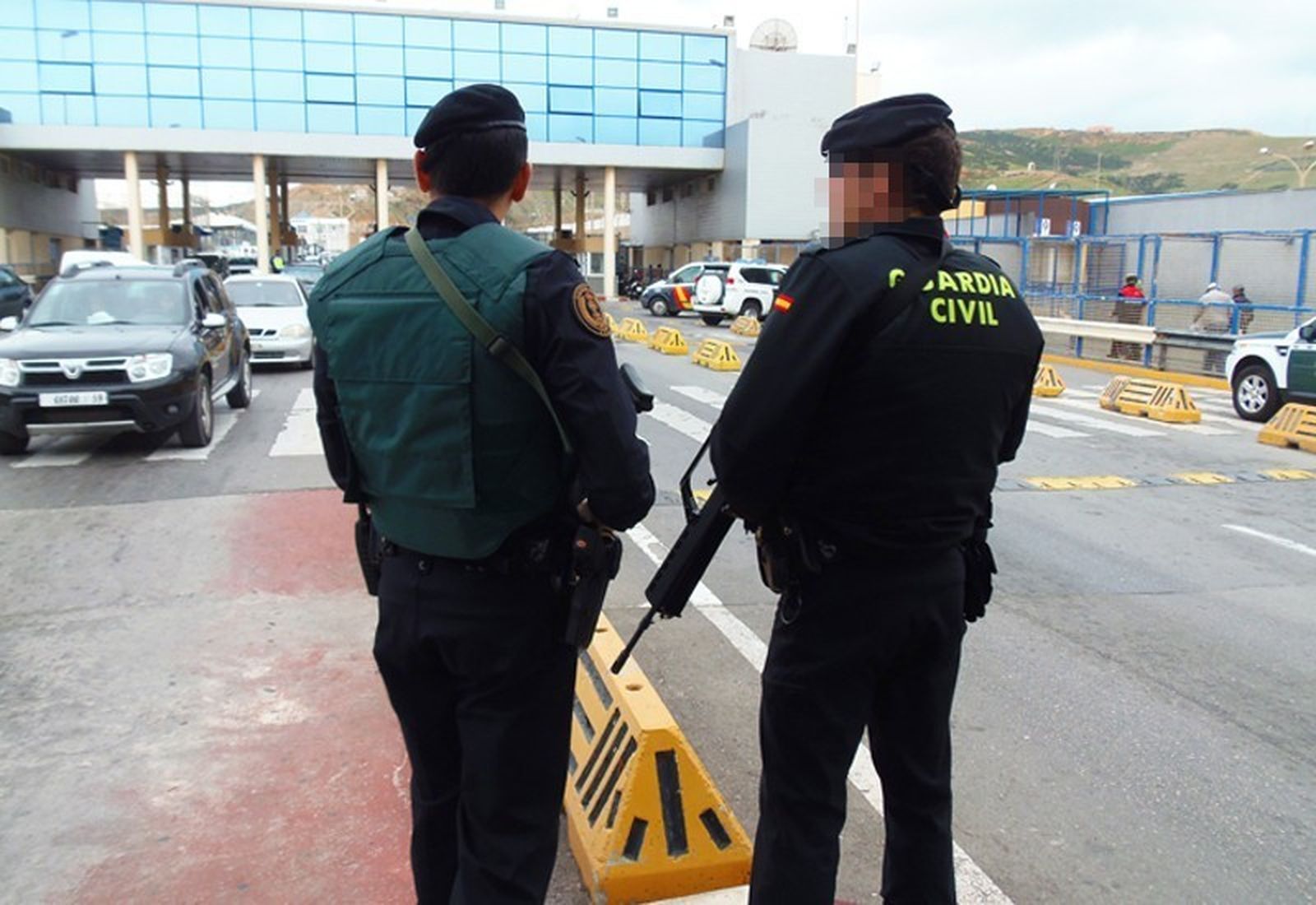 8698_4147_guardia-civil-frontera